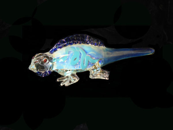 Iguana pipe all solid hand blown glass. Save